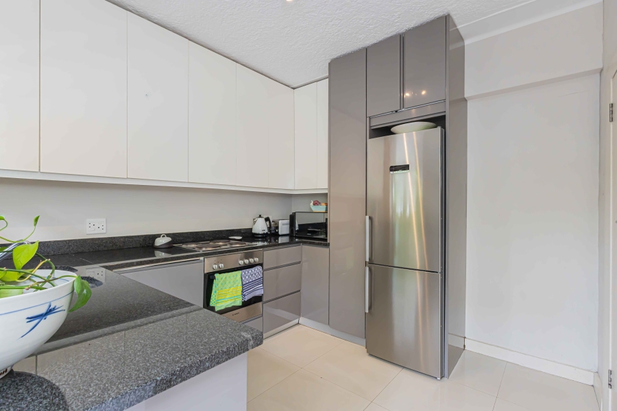 2 Bedroom Property for Sale in Sea Point Western Cape